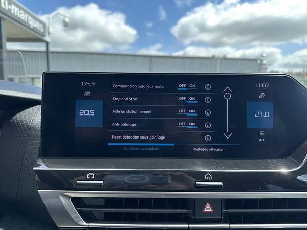 Photo de la voiture CITROEN C4 BlueHDi 130 S&S EAT8 Shine
