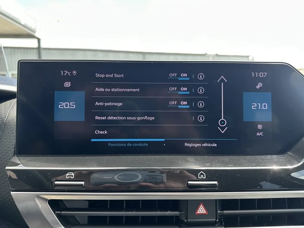 Photo de la voiture CITROEN C4 BlueHDi 130 S&S EAT8 Shine