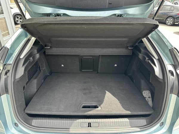 Photo de la voiture CITROEN C4 BlueHDi 130 S&S EAT8 Shine