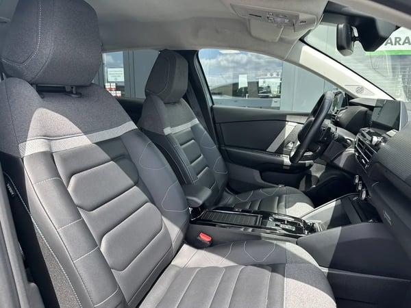 Photo de la voiture CITROEN C4 BlueHDi 130 S&S EAT8 Shine