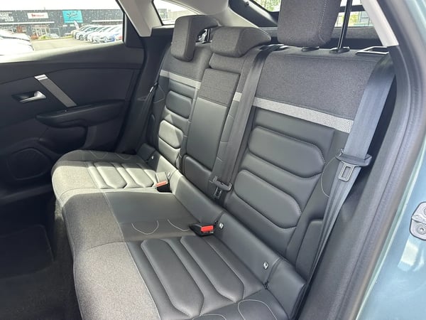Photo de la voiture CITROEN C4 BlueHDi 130 S&S EAT8 Shine