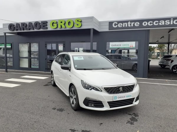 Photo de la voiture PEUGEOT 308 SW BlueHDi 130ch S&S EAT8 GT Line