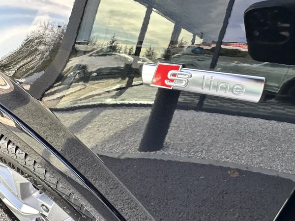 Photo de la voiture AUDI Q2 35 TFSI 150 S tronic 7 S line