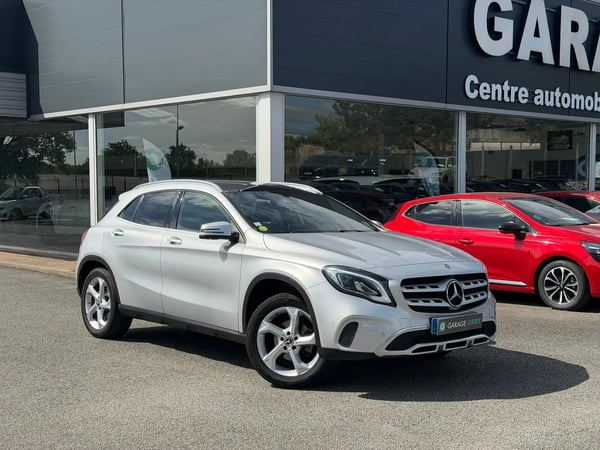 Photo de présentation de la voiture MERCEDES-BENZ GLA 200 d 7-G DCT Sensation