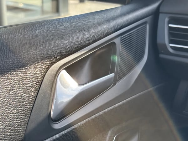 Photo de la voiture PEUGEOT 308 PureTech 130ch S&S BVM6 Allure