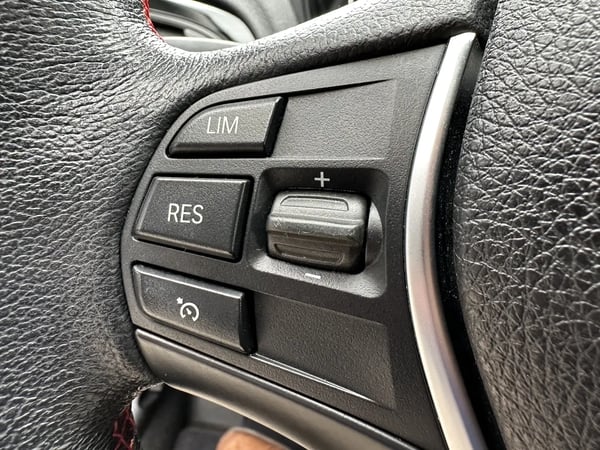 Photo de la voiture BMW SERIE 1 F20 LCI2 118i 136 ch BVA8 Sport