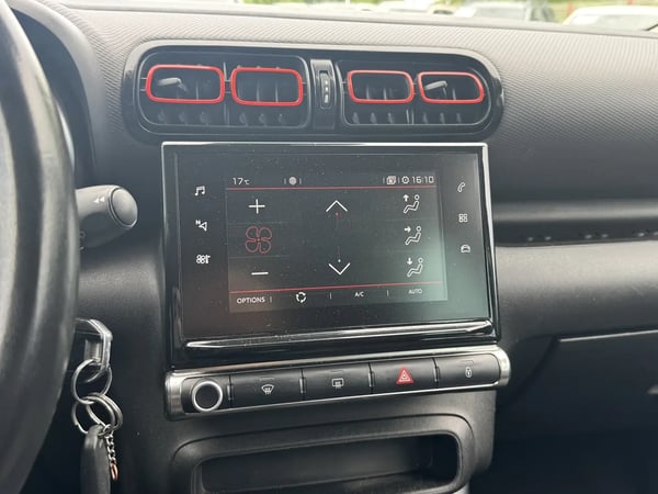 Photo de la voiture CITROEN C3 AIRCROSS BlueHDi 100 BVM5 Feel