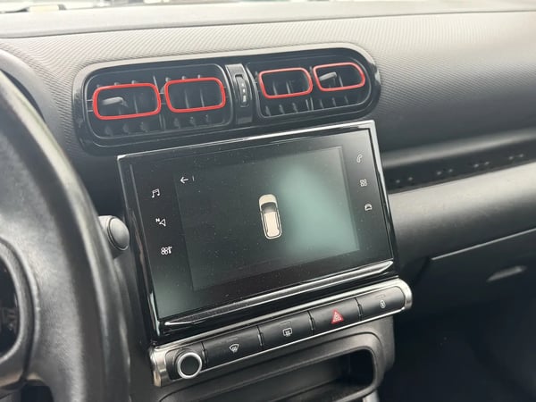 Photo de la voiture CITROEN C3 AIRCROSS BlueHDi 100 BVM5 Feel