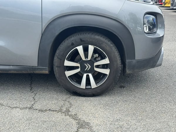Photo de la voiture CITROEN C3 AIRCROSS BlueHDi 100 BVM5 Feel
