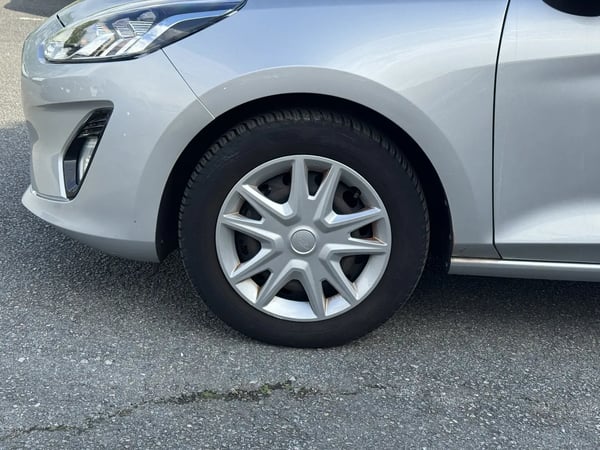 Photo de la voiture FORD FIESTA 1.5 TDCi 85 ch S&S BVM6 Trend
