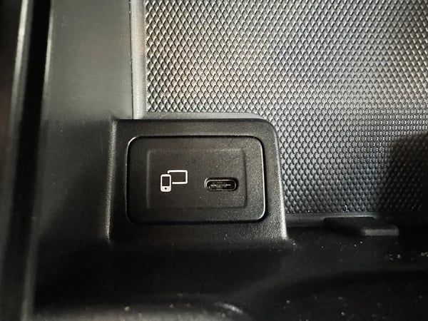 Photo de la voiture MERCEDES CLASSE A BERLINE 200 7G-DCT AMG Line