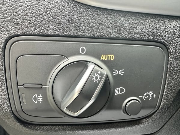 Photo de la voiture AUDI Q2 30 TDI 116 BVM6 Advanced