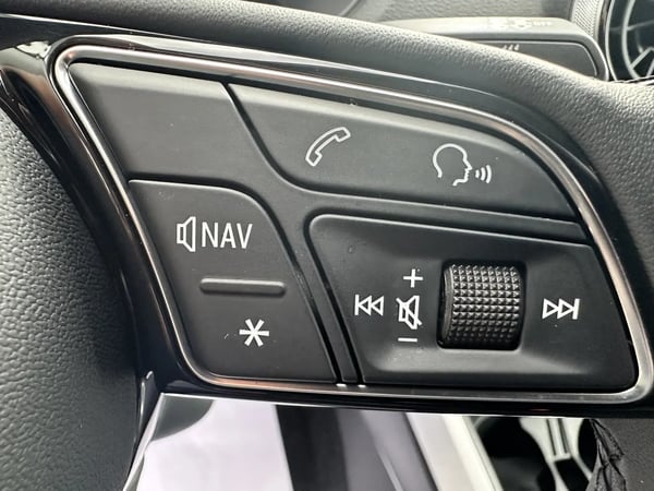 Photo de la voiture AUDI Q2 30 TDI 116 BVM6 Advanced