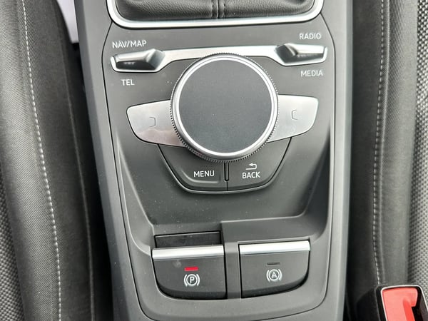 Photo de la voiture AUDI Q2 30 TDI 116 BVM6 Advanced