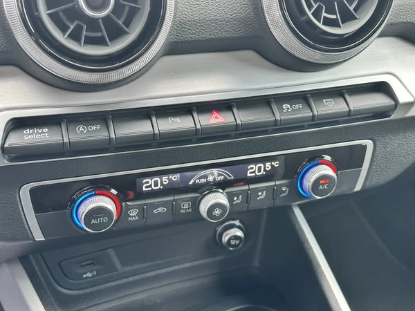 Photo de la voiture AUDI Q2 30 TDI 116 BVM6 Advanced