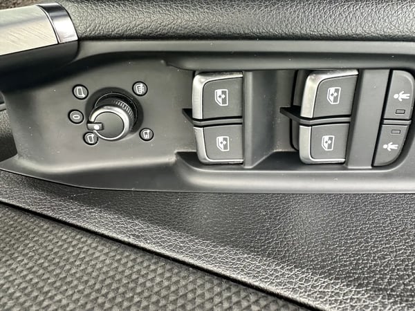 Photo de la voiture AUDI Q2 30 TDI 116 BVM6 Advanced