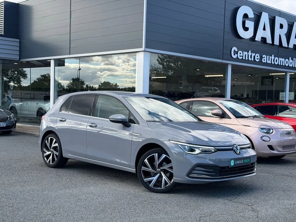 Photo de présentation de la voiture VOLKSWAGEN GOLF 1.5 TSI ACT OPF 130 BVM6 Style