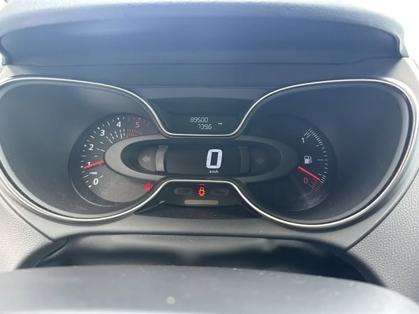 Photo de la voiture RENAULT CAPTUR dCi 110 Energy Intens