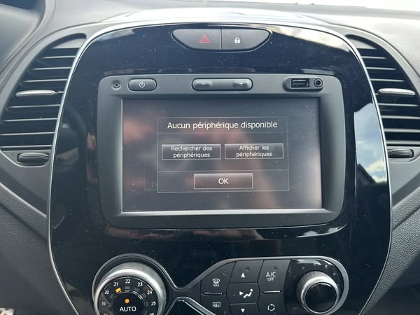 Photo de la voiture RENAULT CAPTUR dCi 110 Energy Intens