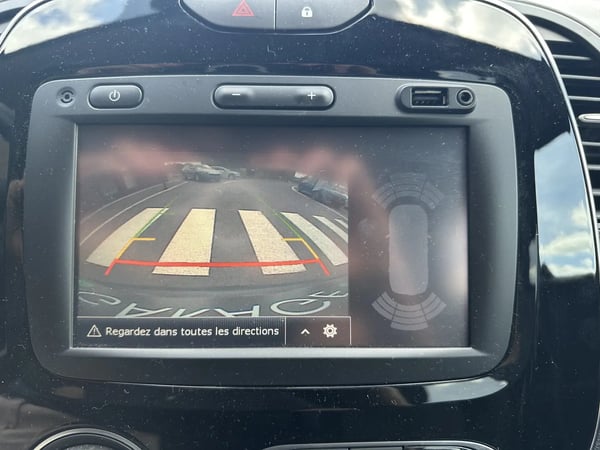 Photo de la voiture RENAULT CAPTUR dCi 110 Energy Intens