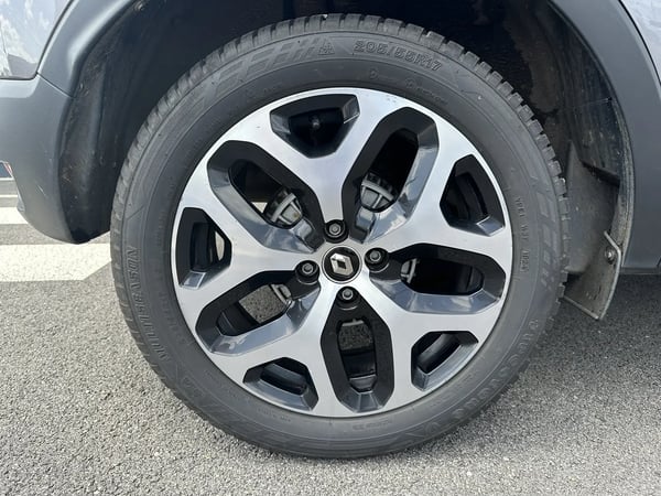 Photo de la voiture RENAULT CAPTUR dCi 110 Energy Intens