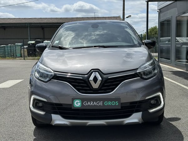 Photo de la voiture RENAULT CAPTUR dCi 110 Energy Intens