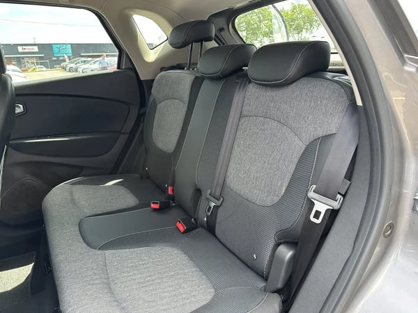 Photo de la voiture RENAULT CAPTUR dCi 110 Energy Intens