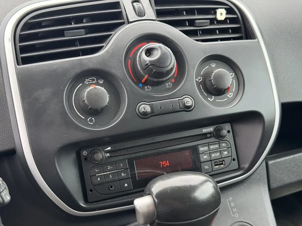 Photo de la voiture RENAULT KANGOO E-TECH ELECTRIQUE ELECTRIQUE ACHAT INTEGRAL CONFORT-19