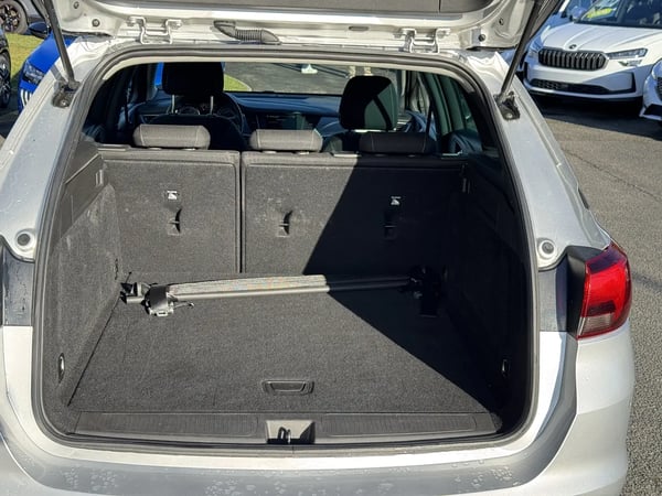 Photo de la voiture OPEL ASTRA SPORTS TOURER 1.5 Diesel 122 ch BVM6 Edition Business