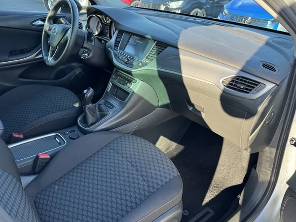 Photo de la voiture OPEL ASTRA SPORTS TOURER 1.5 Diesel 122 ch BVM6 Edition Business