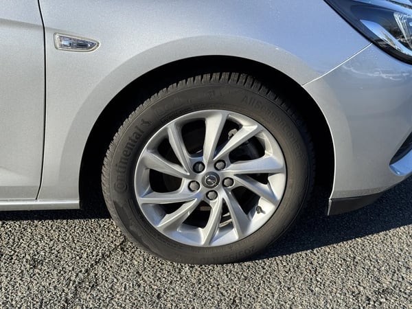 Photo de la voiture OPEL ASTRA SPORTS TOURER 1.5 Diesel 122 ch BVM6 Edition Business