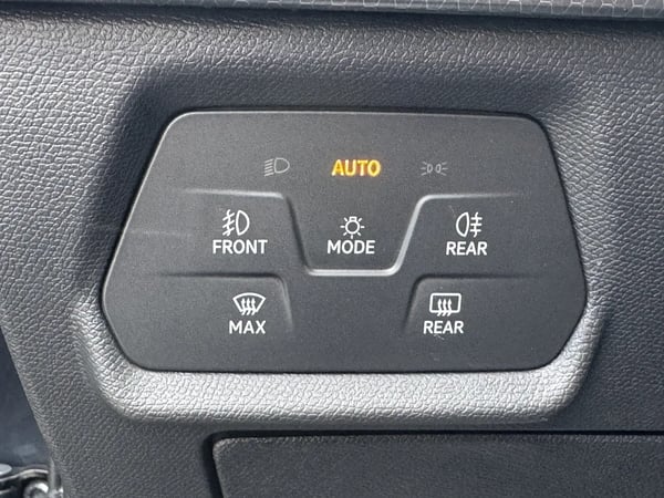 Photo de la voiture SEAT LEON 2.0 TDI 150 DSG7 Business