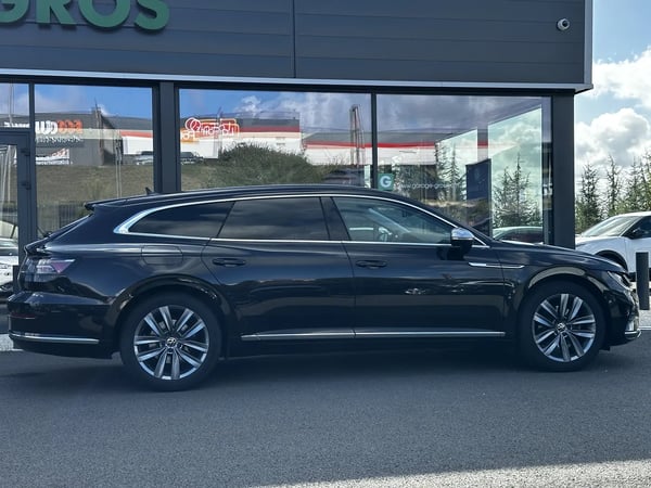 Photo de la voiture VOLKSWAGEN ARTEON SHOOTING BRAKE 2.0 TDI EVO SCR 150 DSG7 Elegance