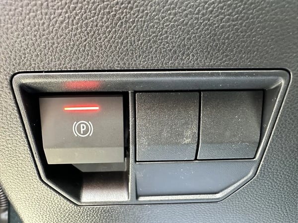 Photo de la voiture DACIA DUSTER Hybrid 140 4x2 Journey
