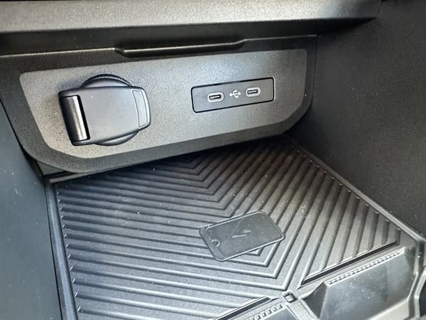 Photo de la voiture DACIA DUSTER Hybrid 140 4x2 Journey