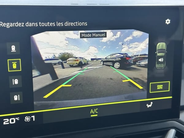 Photo de la voiture DACIA DUSTER Hybrid 140 4x2 Journey