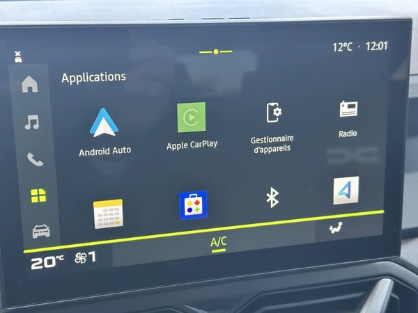Photo de la voiture DACIA DUSTER Hybrid 140 4x2 Journey