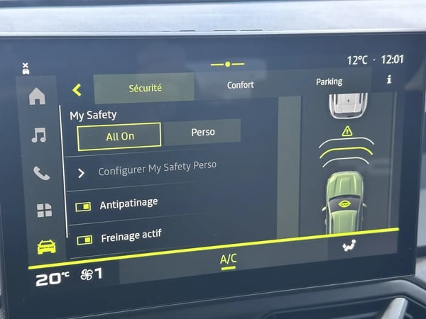 Photo de la voiture DACIA DUSTER Hybrid 140 4x2 Journey
