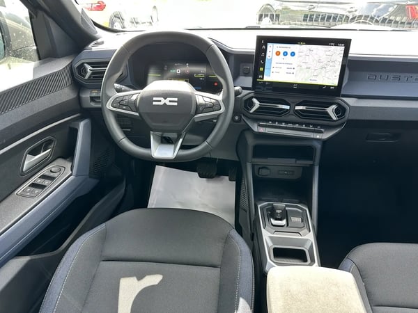 Photo de la voiture DACIA DUSTER Hybrid 140 4x2 Journey