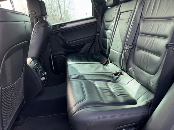 Photo de la voiture VOLKSWAGEN TOUAREG 3.0 V6 TDI 262 BMT Tiptronic 8 4Motion Carat