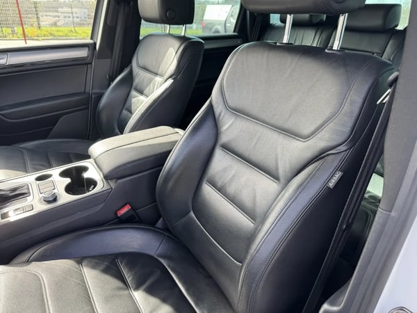 Photo de la voiture VOLKSWAGEN TOUAREG 3.0 V6 TDI 262 BMT Tiptronic 8 4Motion Carat