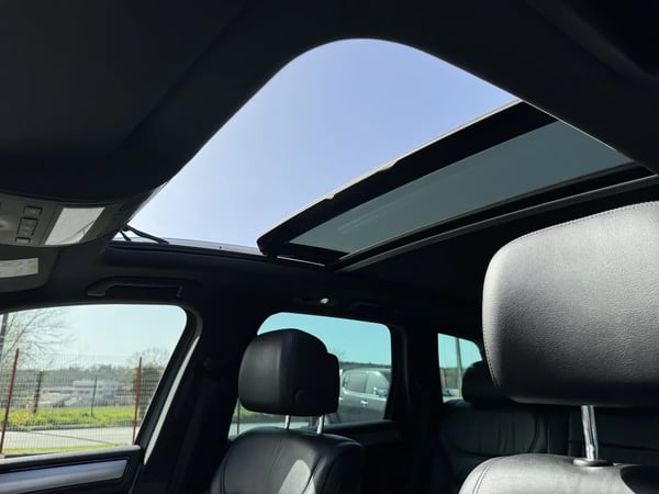 Photo de la voiture VOLKSWAGEN TOUAREG 3.0 V6 TDI 262 BMT Tiptronic 8 4Motion Carat