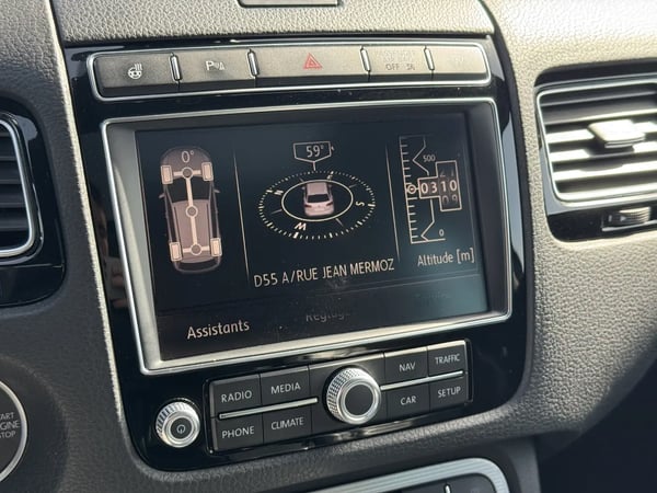 Photo de la voiture VOLKSWAGEN TOUAREG 3.0 V6 TDI 262 BMT Tiptronic 8 4Motion Carat