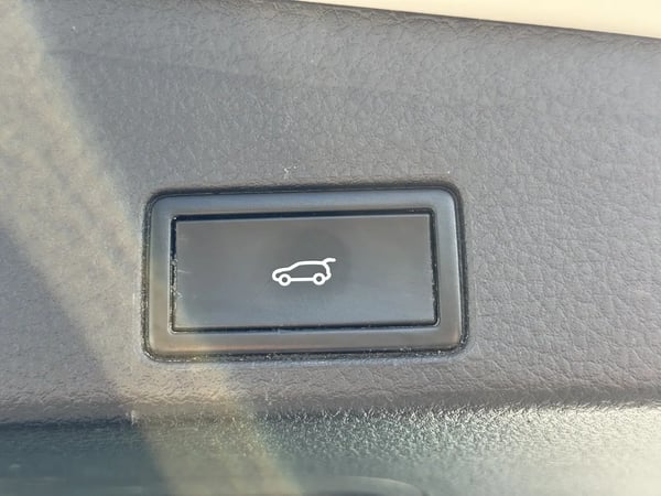 Photo de la voiture VOLKSWAGEN TOUAREG 3.0 V6 TDI 262 BMT Tiptronic 8 4Motion Carat