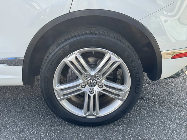 Photo de la voiture VOLKSWAGEN TOUAREG 3.0 V6 TDI 262 BMT Tiptronic 8 4Motion Carat