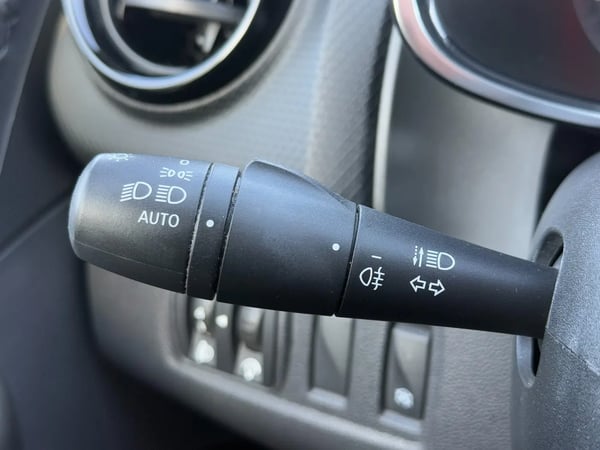 Photo de la voiture RENAULT CLIO IV ESTATE Estate dCi 90 Energy Limited