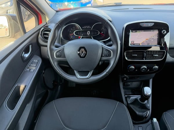 Photo de la voiture RENAULT CLIO IV ESTATE Estate dCi 90 Energy Limited