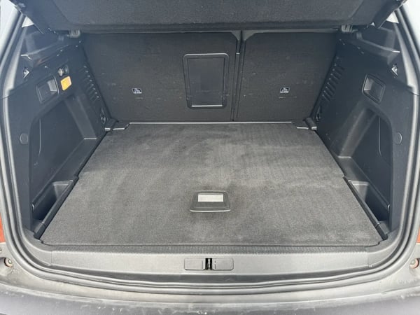 Photo de la voiture PEUGEOT 3008 2.0 BlueHDi 180ch S&S EAT8 GT