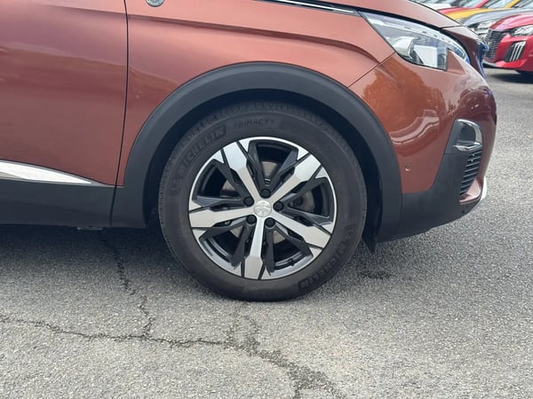 Photo de la voiture PEUGEOT 3008 2.0 BlueHDi 180ch S&S EAT8 GT
