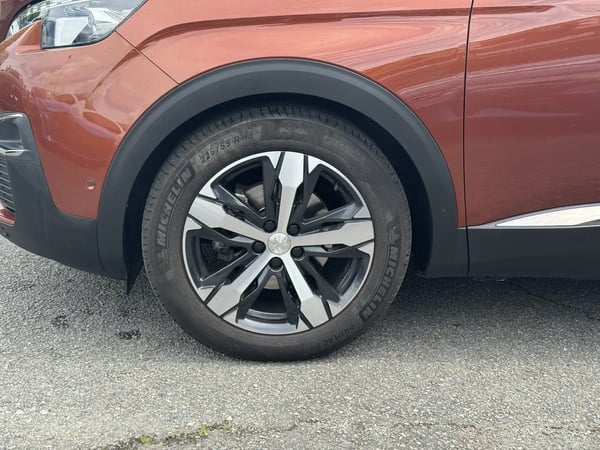 Photo de la voiture PEUGEOT 3008 2.0 BlueHDi 180ch S&S EAT8 GT